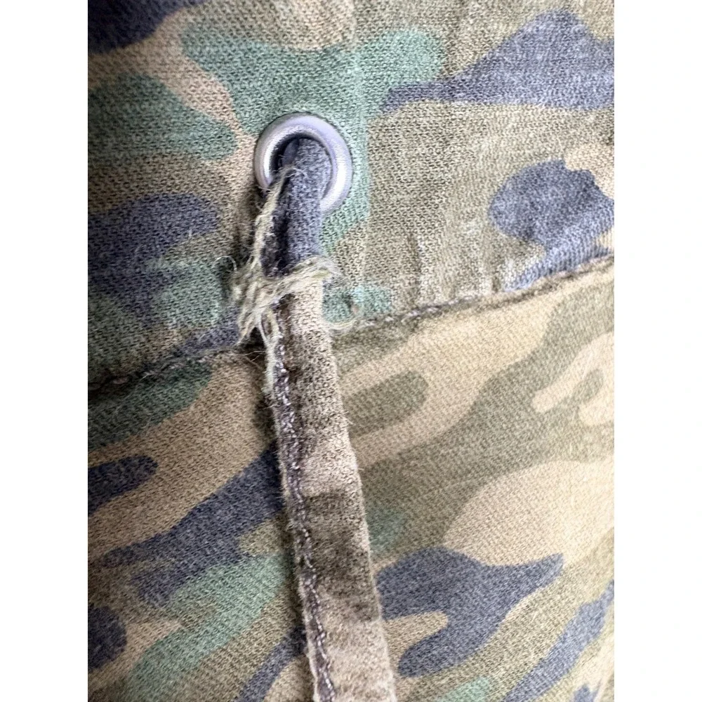 Levi's Joggers Men's Medium Green Camo Good Cropped Drawstring‎ A1953-0002
